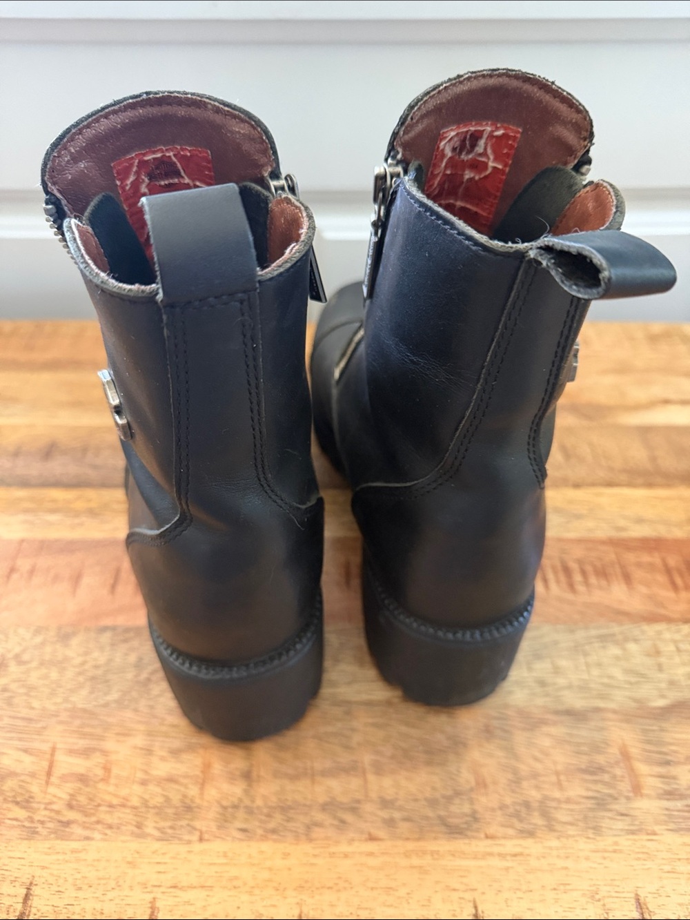 Harley-Davidson Black Leather Side-Zip Lug Heel Ankle Boots - Picture 6 of 6